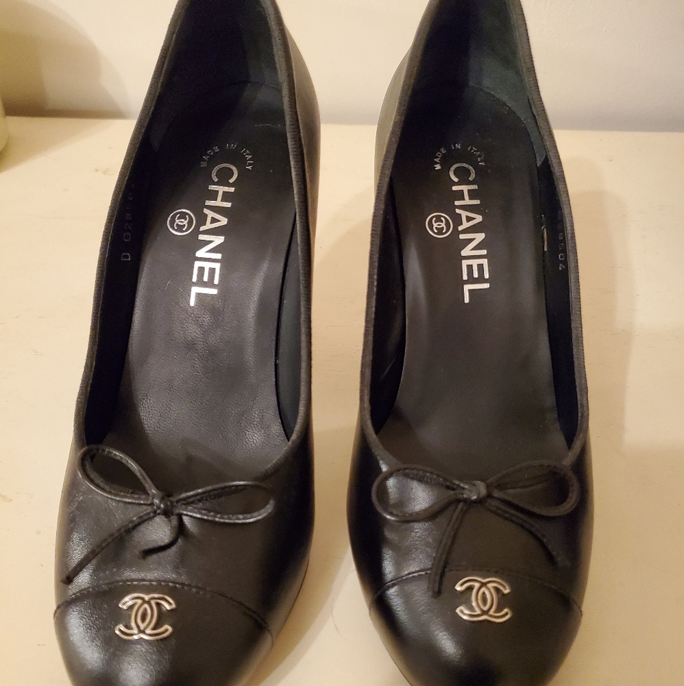 Chanel pumps black leather CC silver 36 6 sz heels - Picture 5 of 10